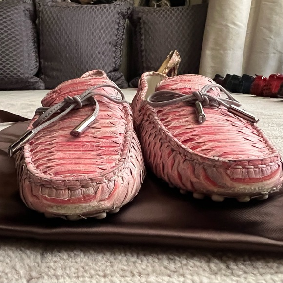 Tod’s Gommino Driving Shoes in Pink Python Leather Size 37 - Picture 7 of 8